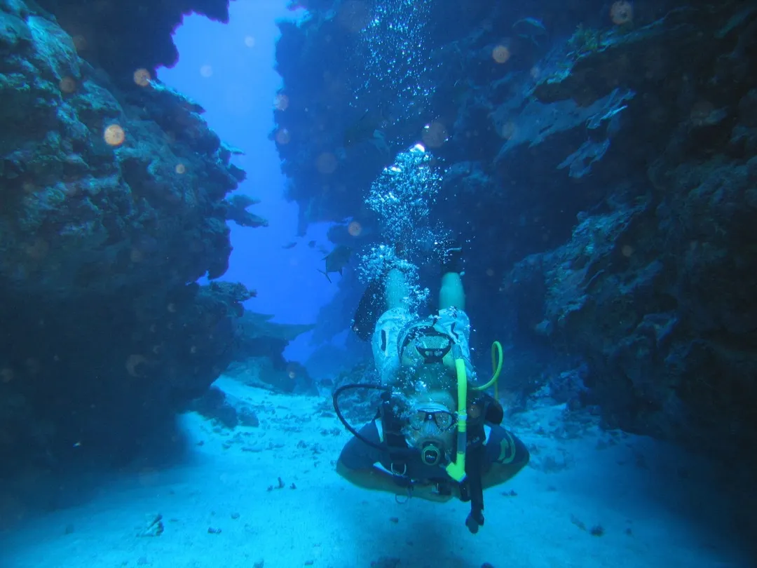 me canyon diving