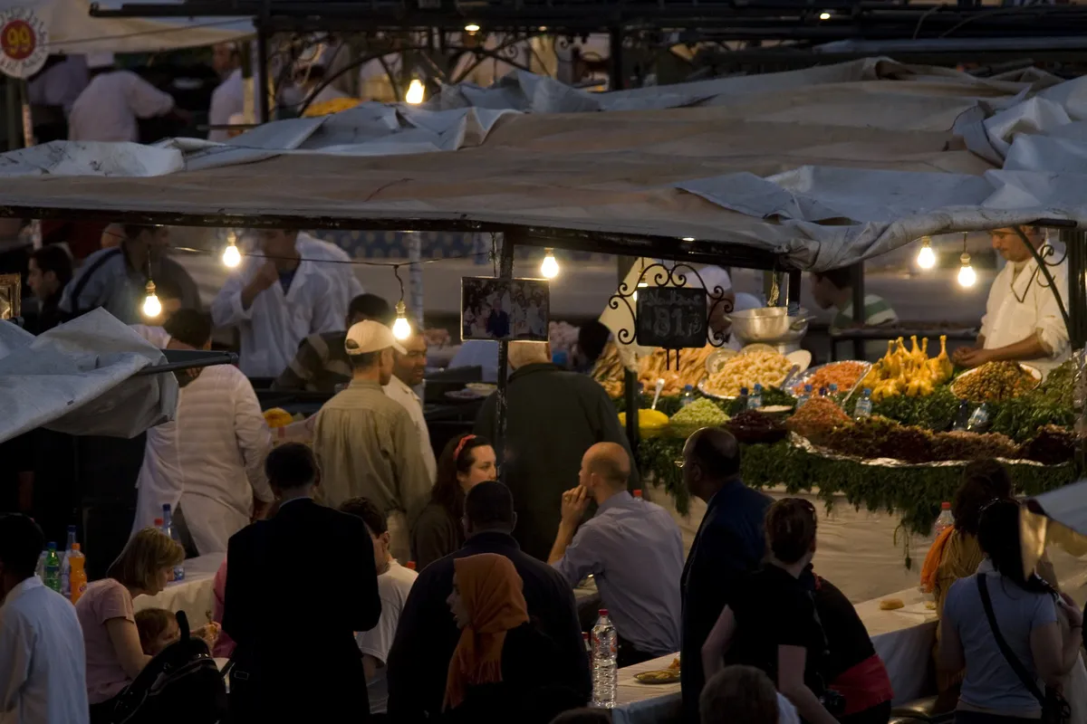 market eating